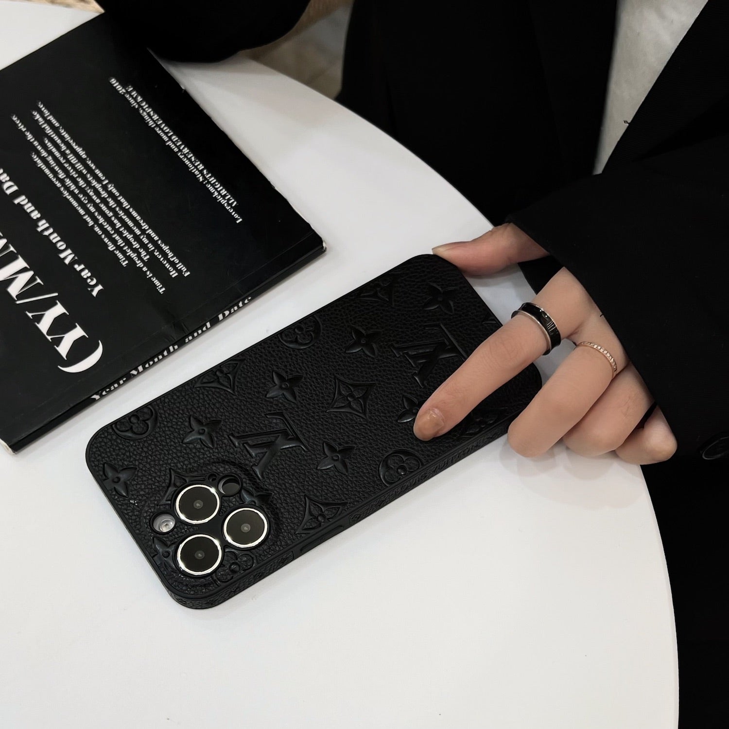 BLACK LV CUSTOM SIDE