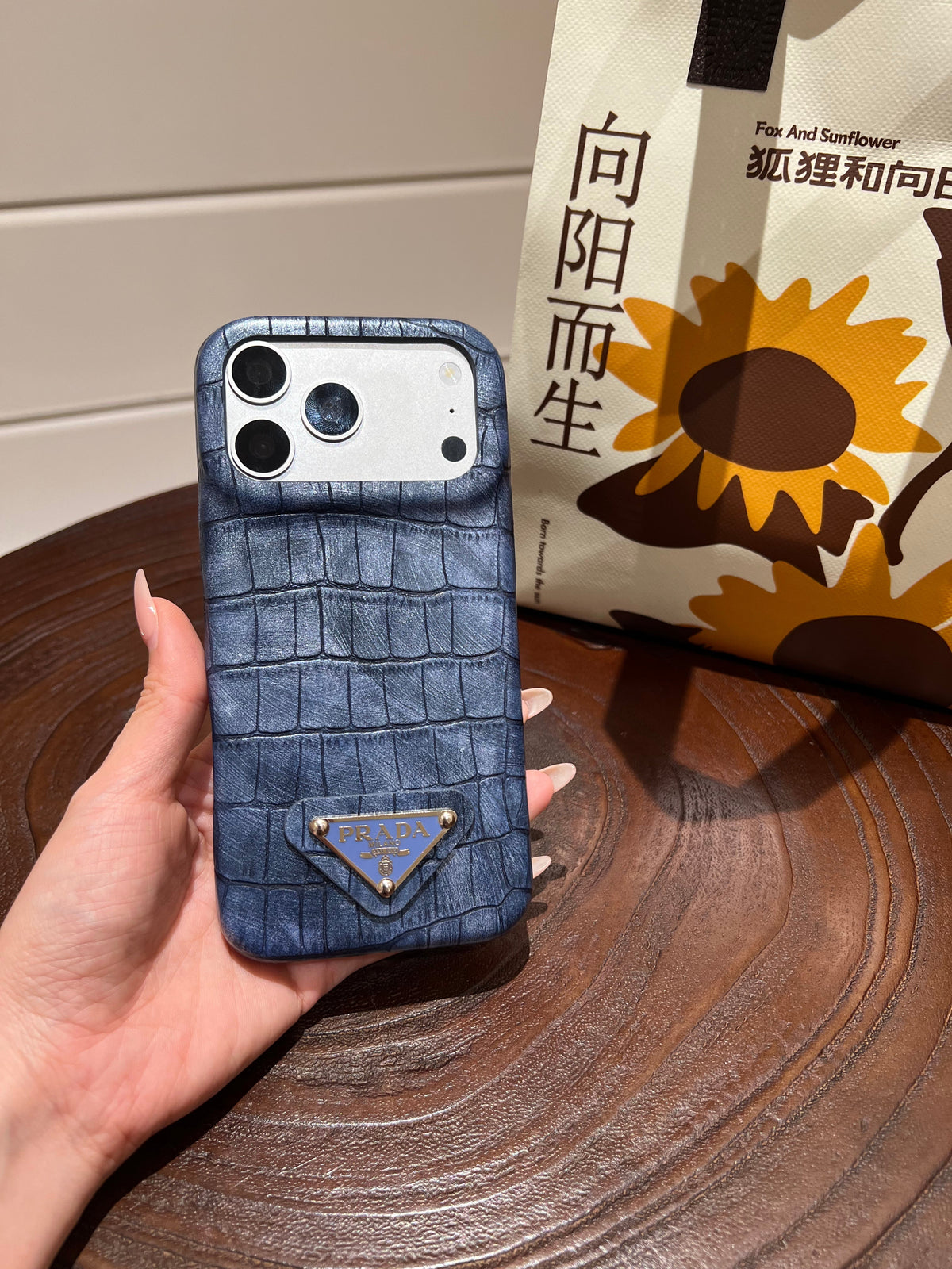 New Crocodile-Pattern Leather Phone Case